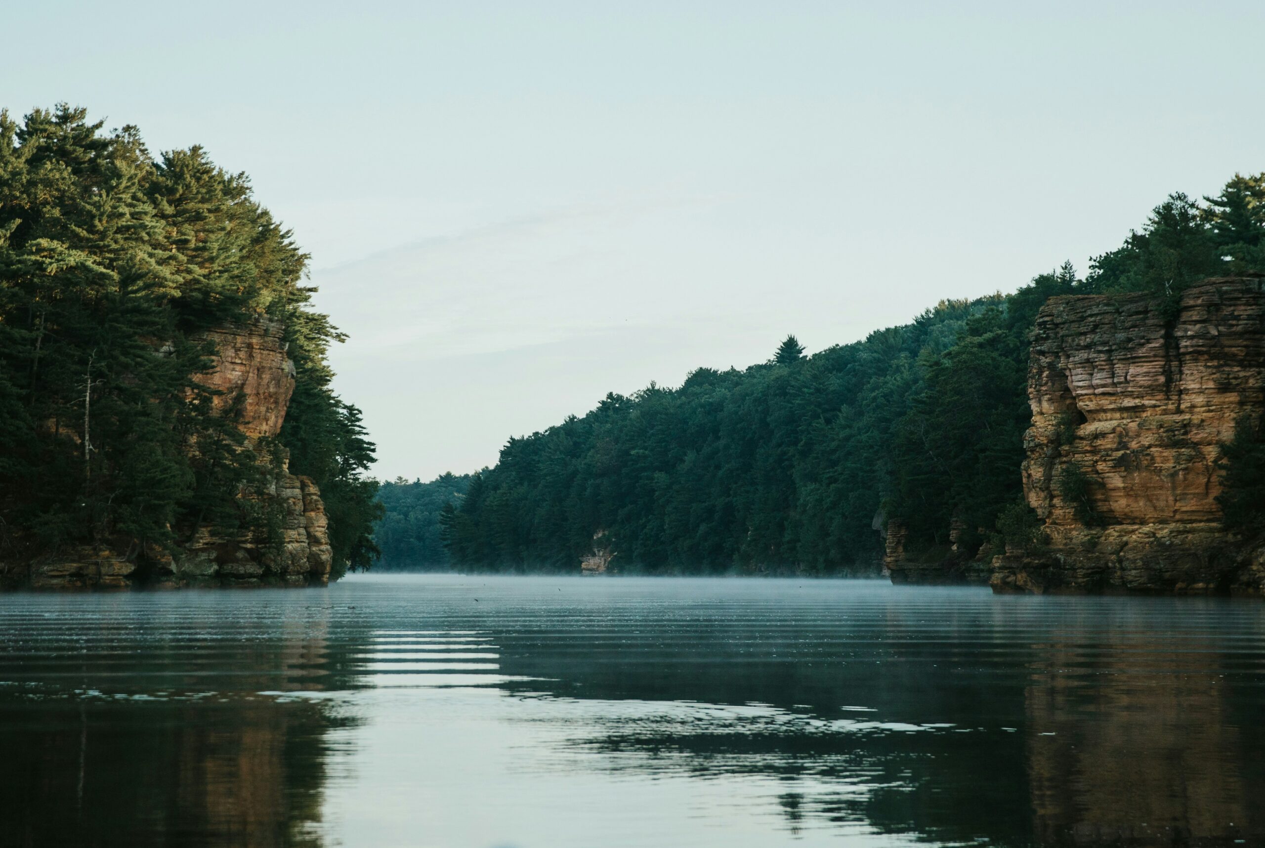 A picture of the landscape on the water of the Wisconsin Dells.